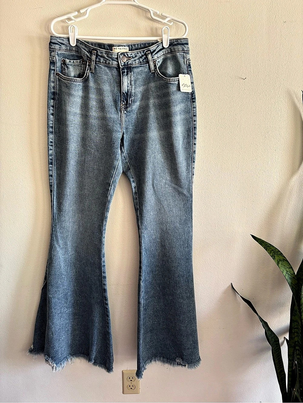 We The Free flare jeans in Blue Waist 32 NWT